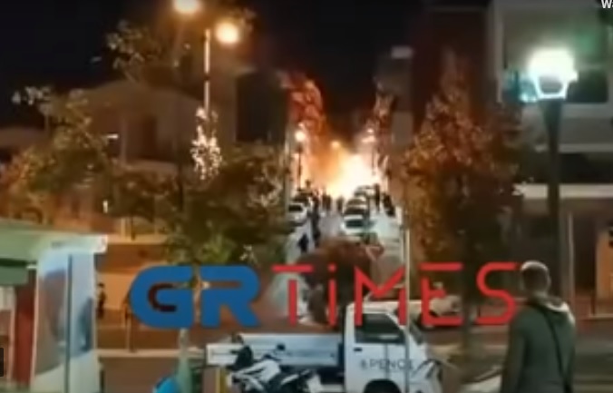 Αιφνιδιαστική νυχτερινή επίθεση με μολότοφ στο ΑΤ Νεάπολης-Συκεών (Videos) - Media