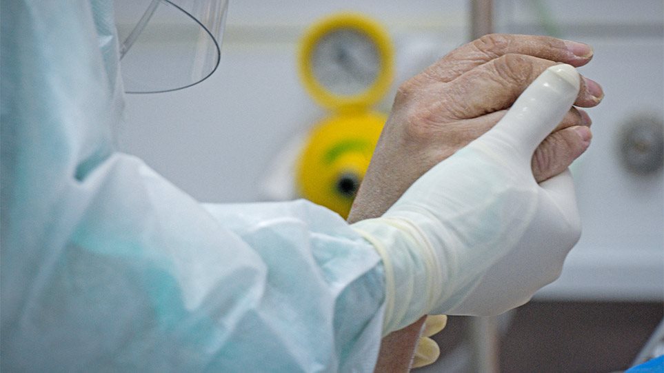 Κορωνοϊός: Νέο σοκ με 13 νεκρούς το βράδυ  - Media