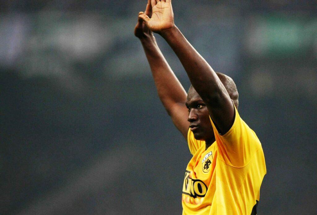 Από τη «νόσο Στίβεν Χόκινγκ» έπασχε ο Πάπα Μπούπα Ντιόπ - Media