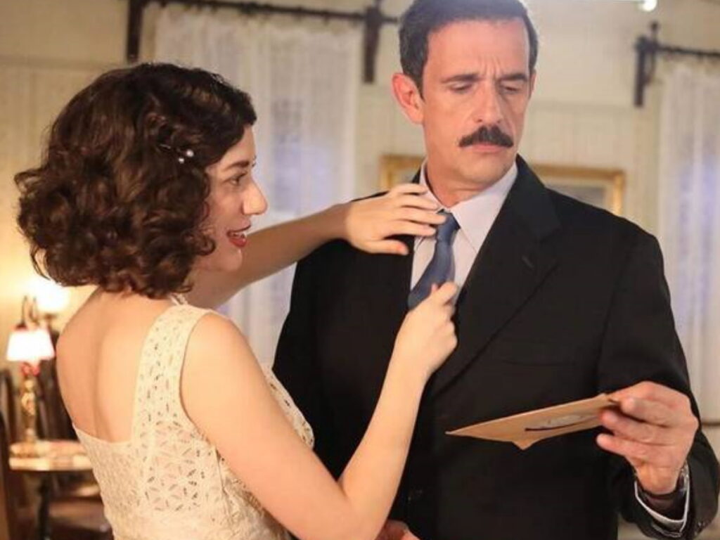 Άγριες Μέλισσες: Ο Δούκας πετάει στον δρόμο την Πηνελόπη  - Media