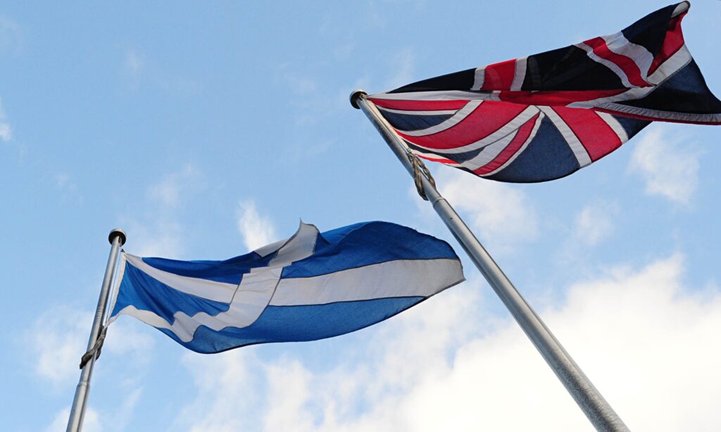 Σκωτία: «Θέλουμε δημοψήφισμα για την ανεξαρτησία σύντομα», λέει η πρωθυπουργός  - Media