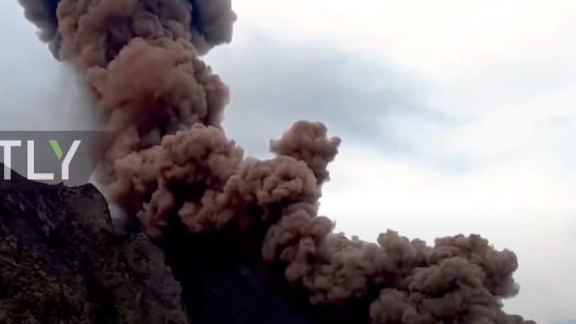 Εκπληκτικό βίντεο: Το ηφαίστειο Στρόμπολι βρυχάται και ξερνάει λάβα και στάχτη (Video) - Media