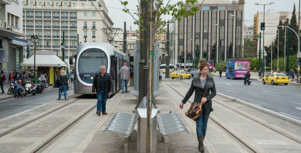 Επανέναρξη των δρομολογίων του τραμ από και προς το Σύνταγμα - Media