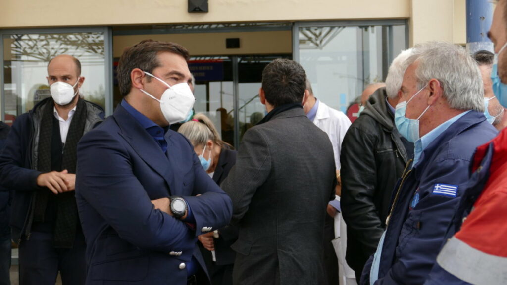 Γιατροί του ΠΝ Λάρισας στον Τσίπρα: Πλήρης η μονάδα ΜΕΘ, κάνουμε διακομιδές ασθενών (Video) - Media