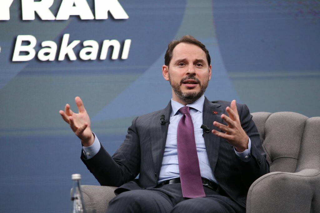 Επιβεβαιώνει το Reuters: Ο υπουργός Οικονομικών της Τουρκίας υπέβαλε την παραίτησή του - Media