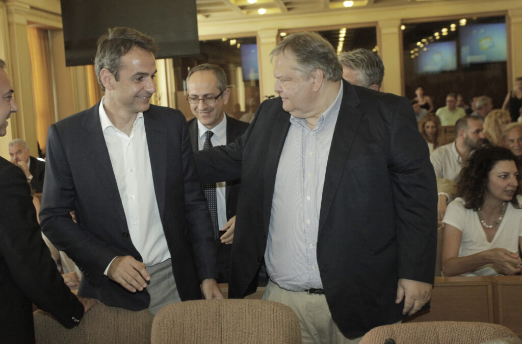 «Σαν δέκα ανακοινώσεις του ΣΥΡΙΖΑ η ανάρτηση του Βενιζέλου κατά της κυβέρνησης»  - Media