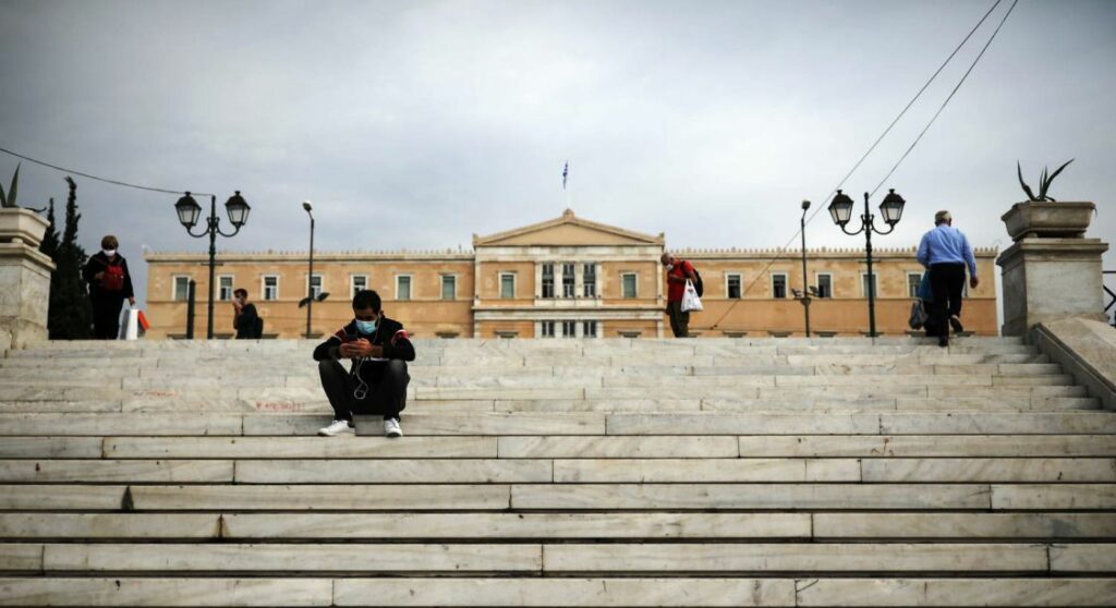 Μπροστά στο νέο lockdown - Media