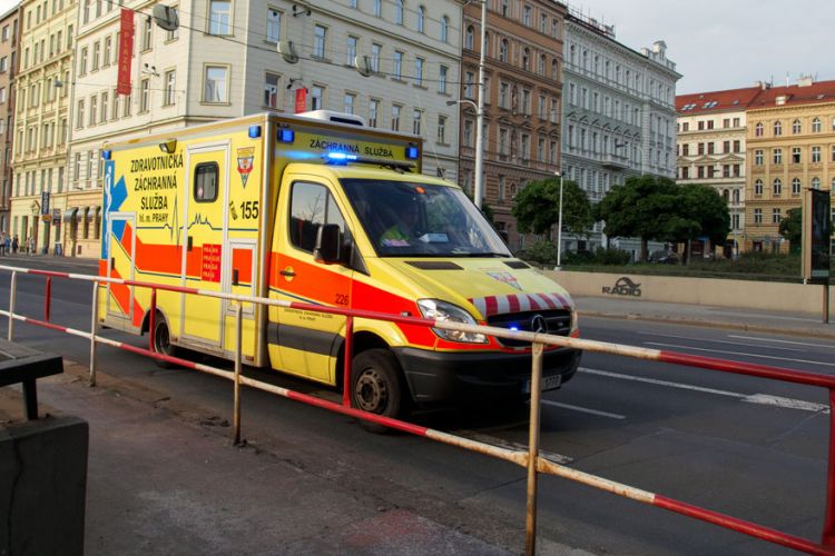 15χρονος επέζησε από πτώση από τον 19ο όροφο - Media