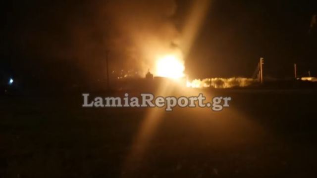 Ισχυρή έκρηξη στη Λαμία από φιάλες υγραερίου: Τρεις τραυματίες - Εκκένωση της περιοχής (Videos) - Media