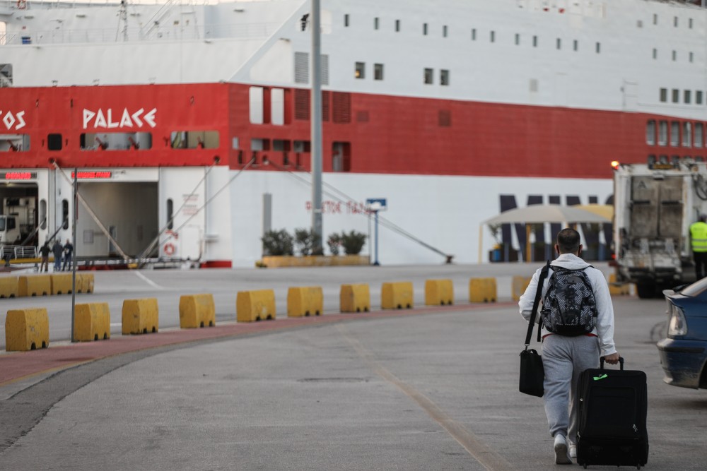 Ελλάδα-Κύπρος με πλοίο: Προκηρύσσεται διαγωνισμός ακτοπλοϊκής σύνδεσης της Μεγαλονήσου με τον Πειραιά - Media