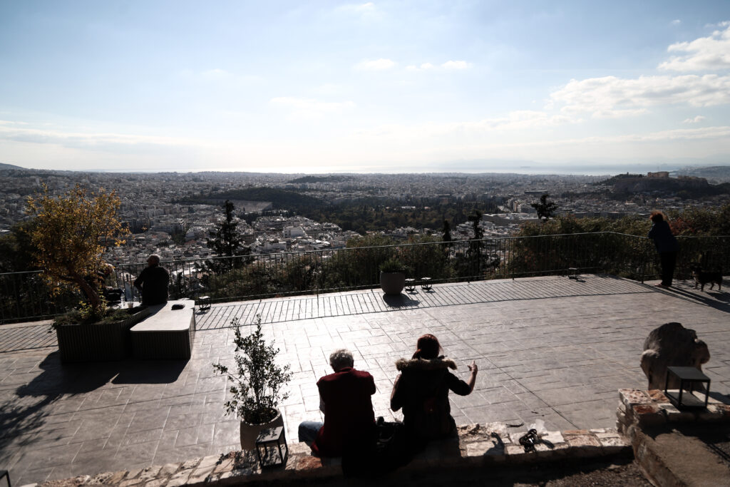 Κορωνοϊός: Σημαντική η επάρκεια βιταμίνης D εν μέσω lockdown - Media