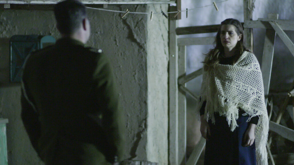 Άγριες Μέλισσες: Το πτώμα ενός άνδρα φέρνει αναταραχή στο Διαφάνι (Photo) - Media