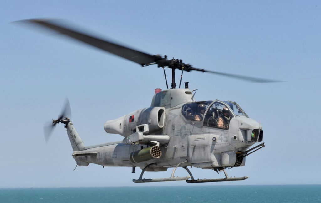 Αρνητικός ο Παναγιωτόπουλος στην πρόταση Βελόπουλου για τα ελικόπτερα Bell AH-1W - Media