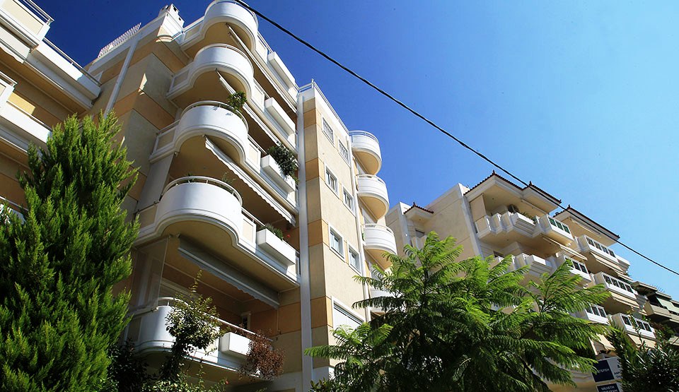 Χωρίς επίσκεψη στην εφορία οι μεταβιβάσεις ακινήτων, δωρεές, γονικές παροχές και κληρονομιές - Media