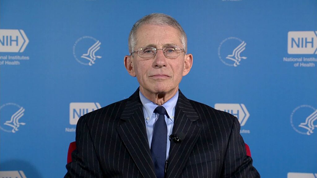 Συγγνώμη Φάουτσι για όσα είπε σχετικά με την εσπευσμένη έγκριση του εμβολίου στη Βρετανία - Media