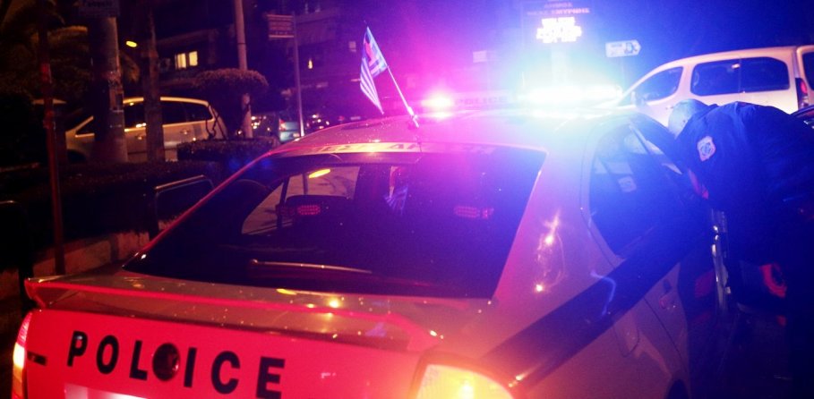 Χριστούγεννα: Έφοδοι της αστυνομίας σε τέσσερα σπίτια για πάρτι και τζόγο - Συνολικά 12 συλλήψεις - Media