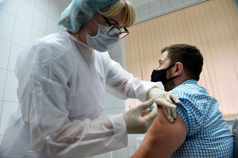 Καπραβέλος («Παπανικολάου»): Αδύνατον να έχει εμβολιαστεί το 60% του πληθυσμού μέχρι την άνοιξη - Media