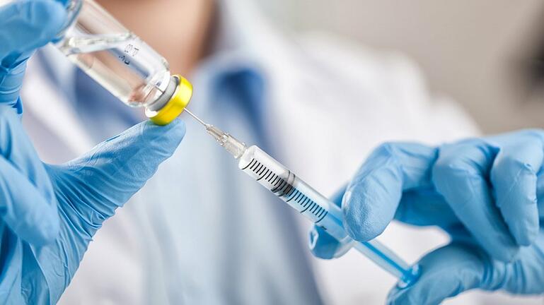 ΗΠΑ: Ελληνίδα γιατρός εμβολιάστηκε με το σκεύασμα της Moderna: «Δεν είχα κάποια παρενέργεια» (video) - Media