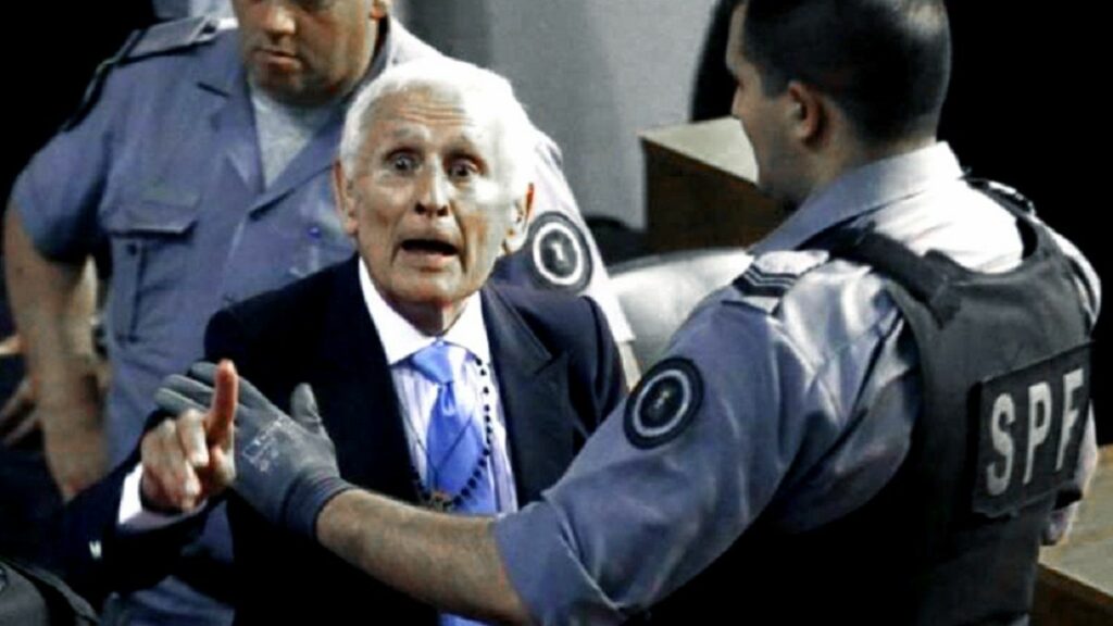 Αργεντινή: Διαβόητος αρχιβασανιστής της χούντας καταδικάστηκε ισόβια στα 91 του - Ήταν η όγδοη φορά  - Media
