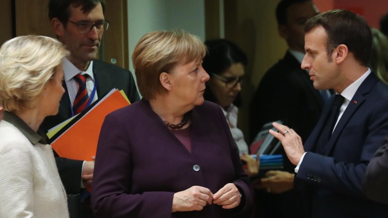 Επικοινωνία Μακρόν, Μέρκελ και φον ντερ Λάιεν για την μετάλλαξη του κορωνοϊού - Media