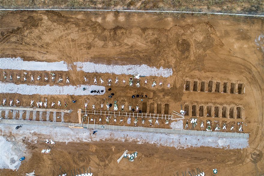 Θεσσαλονίκη:  Ανοίγουν δεκάδες νέους τάφους για τα θύματα του κορωνοϊού (Photos) - Media