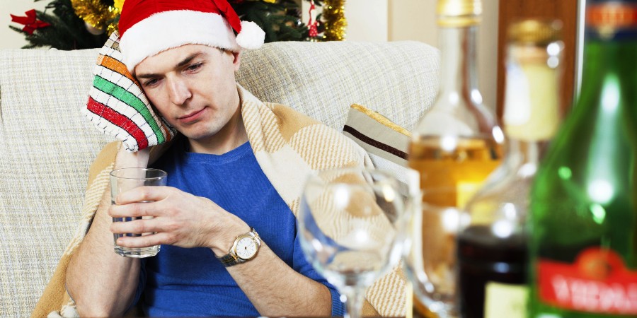 Αλκοόλ, ζάχαρη, λίπη: Πώς να αποφύγετε το hangover των γιορτών - Media