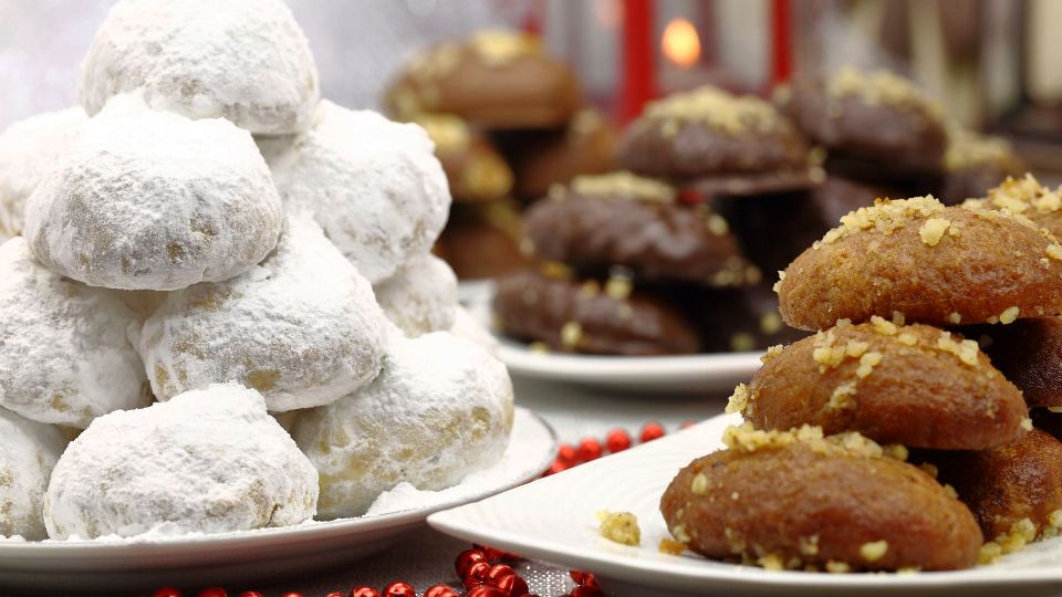 Κουραμπιές ή μελομακάρονο: Ποιο κερδίζει την μάχη των θερμίδων; - Media