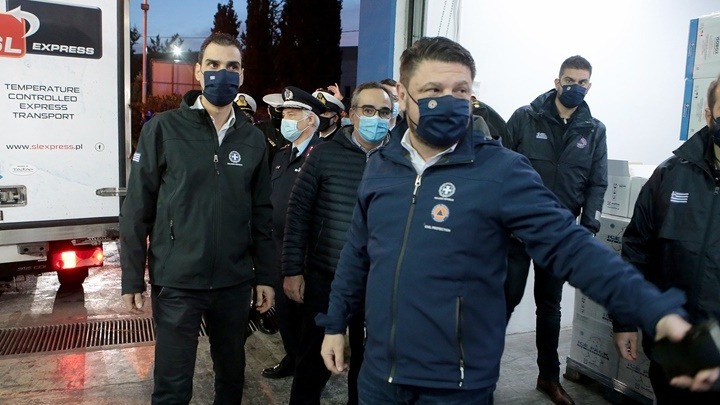 «Η ελπίδα πλέον είναι εδώ! Ταξίδεψε με ασφάλεια» - Η ανάρτηση Χαρδαλιά μετά την αποθήκευση των εμβολίων  - Media