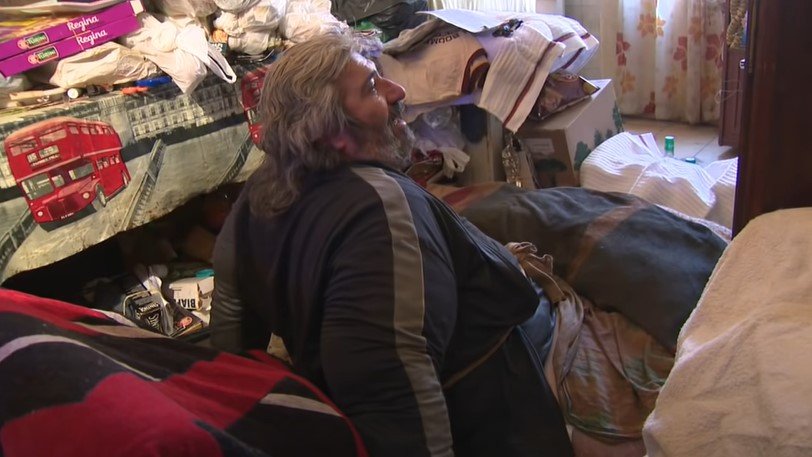 Άνδρας ζυγίζει 300 κιλά και για να μεταφερθεί στο νοσοκομείο χρειάστηκε γερανός, κοντέινερ και 50 διασώστες (Video) - Media
