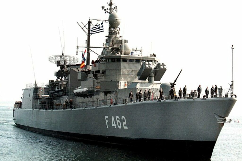 Κορωνοϊός: Συναγερμός στο Ναυτικό λόγω κρουσμάτων σε φρεγάτα - Media