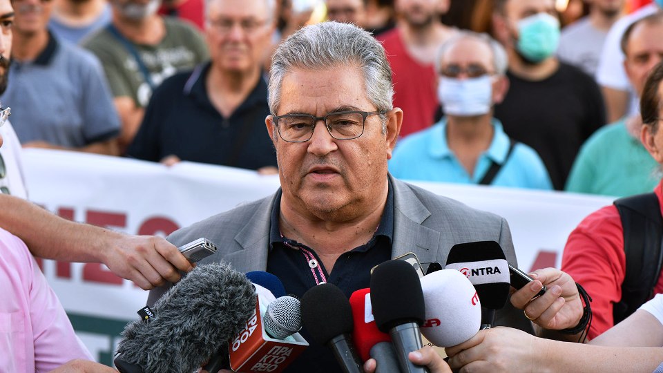 Κουτσούμπας: Ανυπεράσπιστοι φιλοξενούμενοι και εργαζόμενοι σε ιδρύματα Πρόνοιας και οίκους ευγηρίας - Media