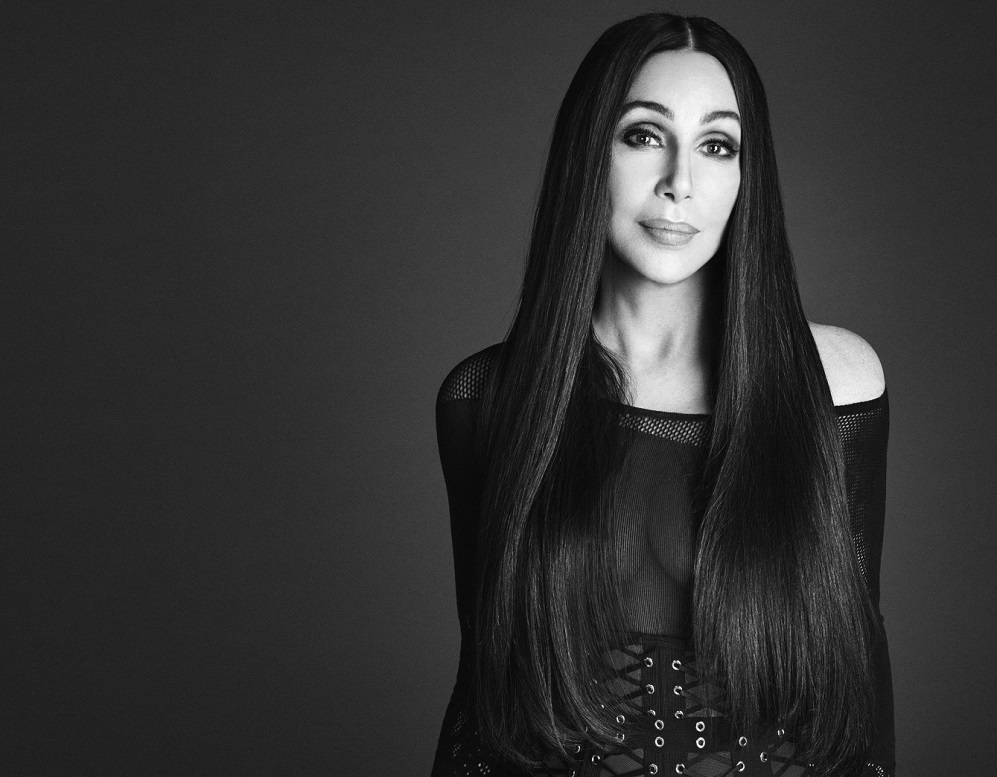 Cher: Υπάρχουν 20χρονα κορίτσια που δεν μπορούν να κάνουν αυτό που κάνω εγώ - Media