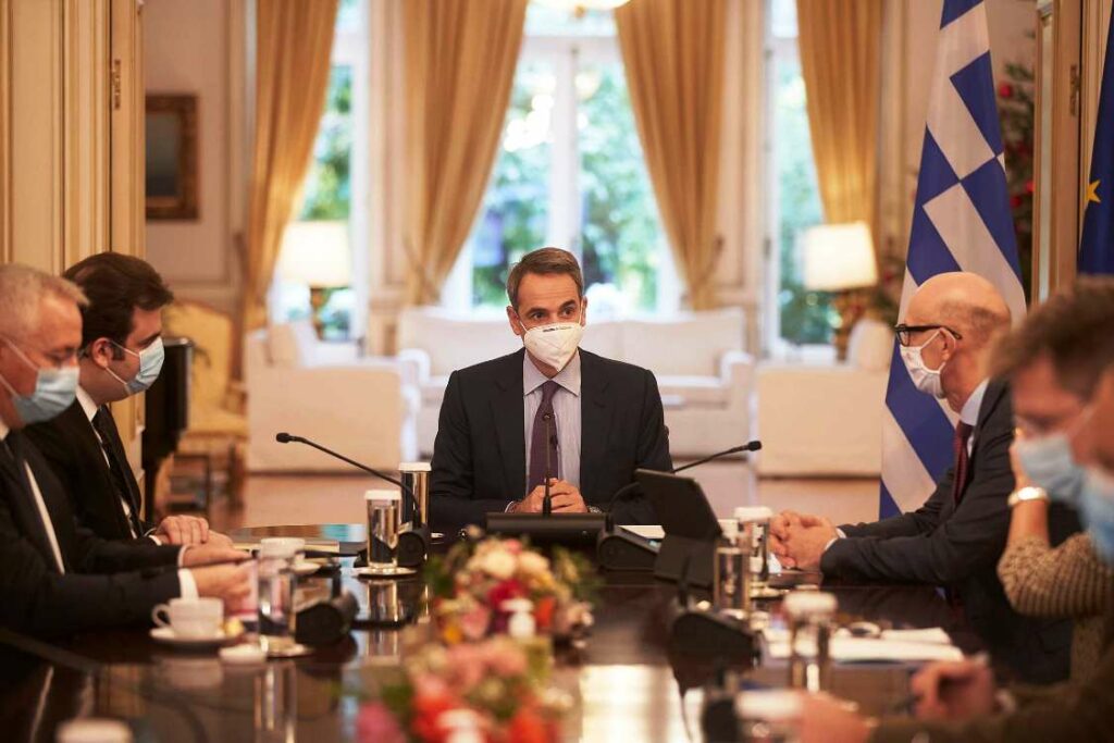 Μέγαρο Μαξίμου: Συσκέψεις επί συσκέψεων ενόψει του εμβολιασμού - Κρίσιμο να τηρηθούν τα μέτρα μέσα στις γιορτές - Media