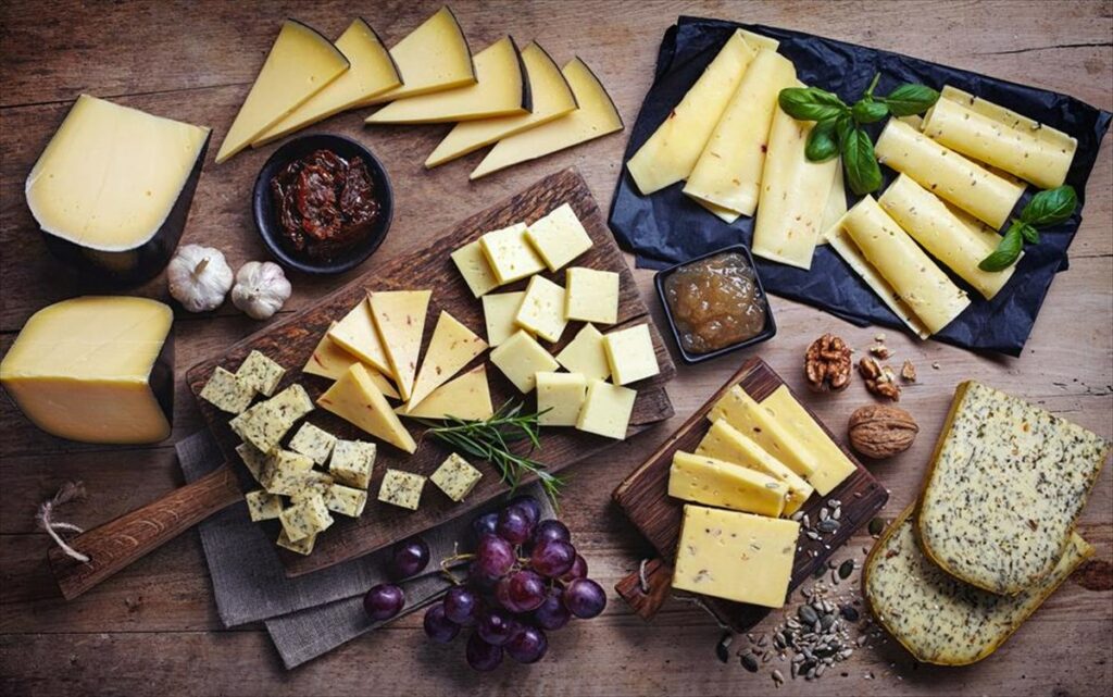 Πόση χοληστερόλη έχει το κάθε είδος τυριού - Media