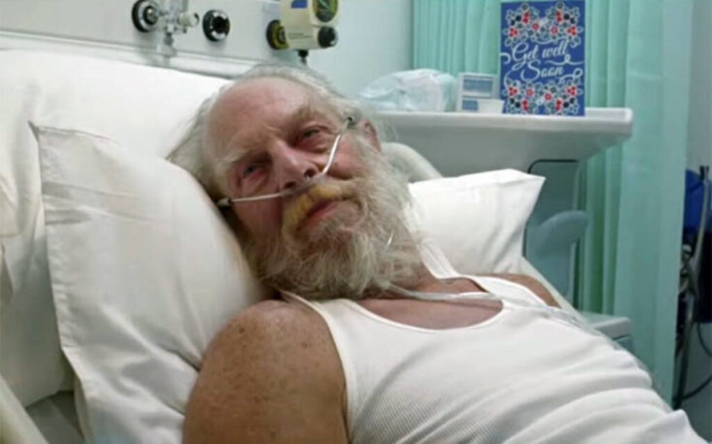 Κορωνοϊός: Στο νοσοκομείο ο Άγιος Βασίλης - Η καμπάνια του NHS που δίχασε τη Βρετανία - Media