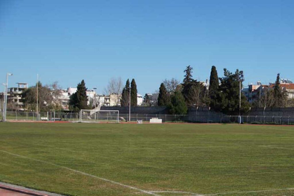 Πρέβεζα: Μαθητής Γ΄ Λυκείου επικρίνει τον δήμαρχο για το «λουκέτο» στο δημοτικό στάδιο - Media