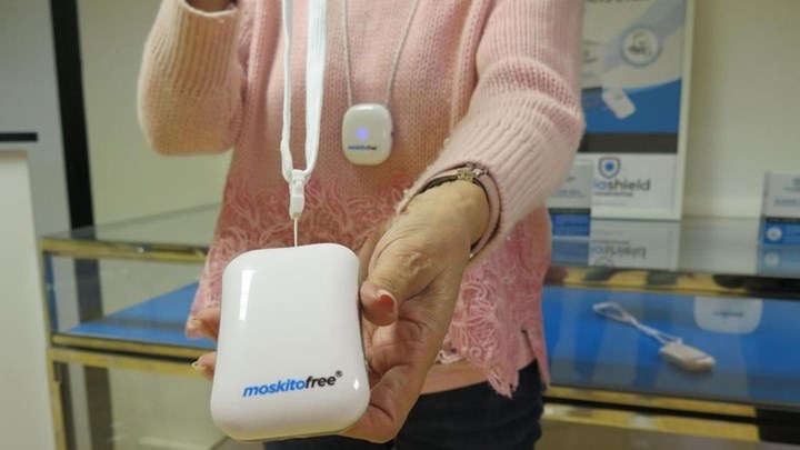 Γαλλία: Εταιρεία έφτιαξε κολιέ που εξουδετερώνει τον κορωνοιό στον αέρα - Media