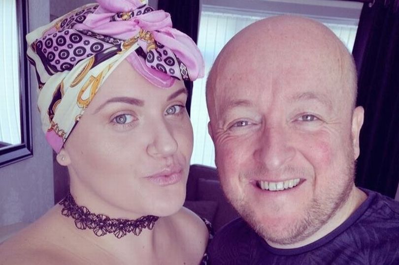 Ερωτευμένη 29χρονη ξυρίστηκε γουλί και παρίστανε την καρκινοπαθή - Μάζευε χρήματα για τον γάμο των ονείρων της (Photo) - Media