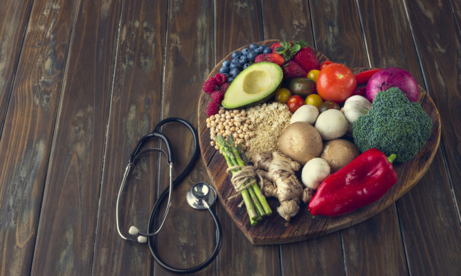 Ποιες τροφές ρίχνουν τη χοληστερίνη και διατηρούν την καρδιά ισχυρή - Media