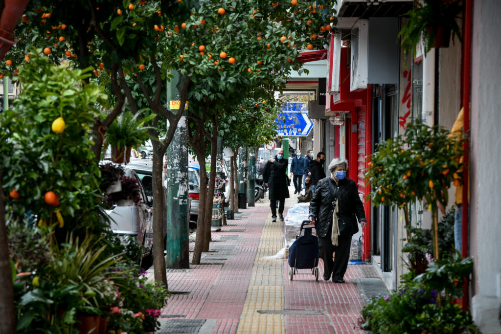 Τι θα γίνει με τα σχολεία και το λιανεμπόριο - Media