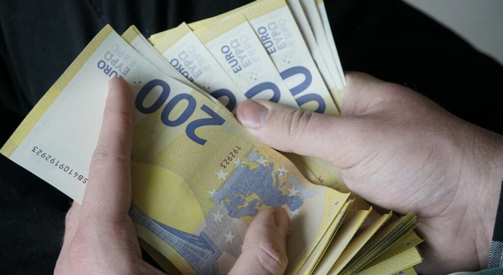 Νέα τρίμηνη παράταση καταβολής Ελάχιστου Εγγυημένου Εισοδήματος και Επιδόματος Στέγασης - Media