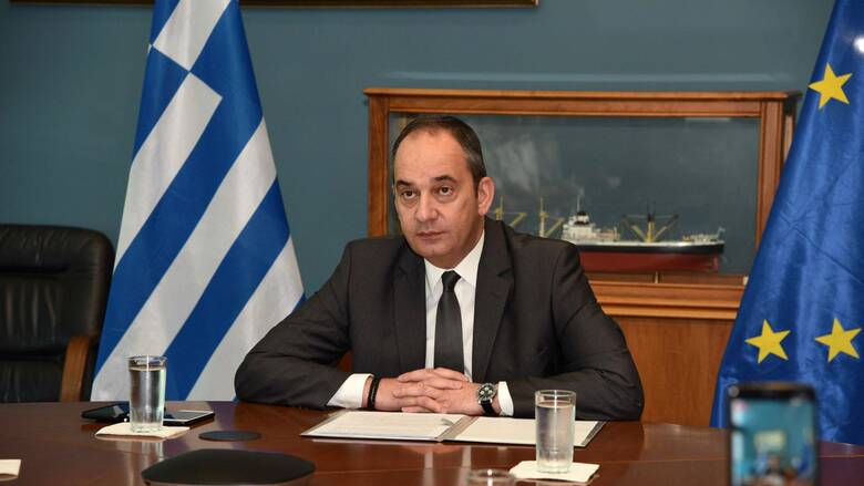 Ευχές έστειλε ο υπουργός Ναυτιλίας σε πλοιάρχους και πληρώματα πλοίων για τη νέα χρονιά - Media