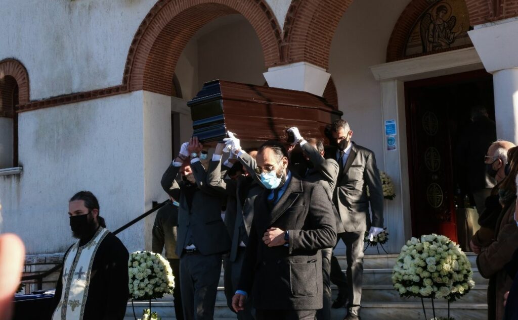 Σε κλίμα οδύνης η κηδεία του Σήφη Βαλυράκη (Photos) - Media
