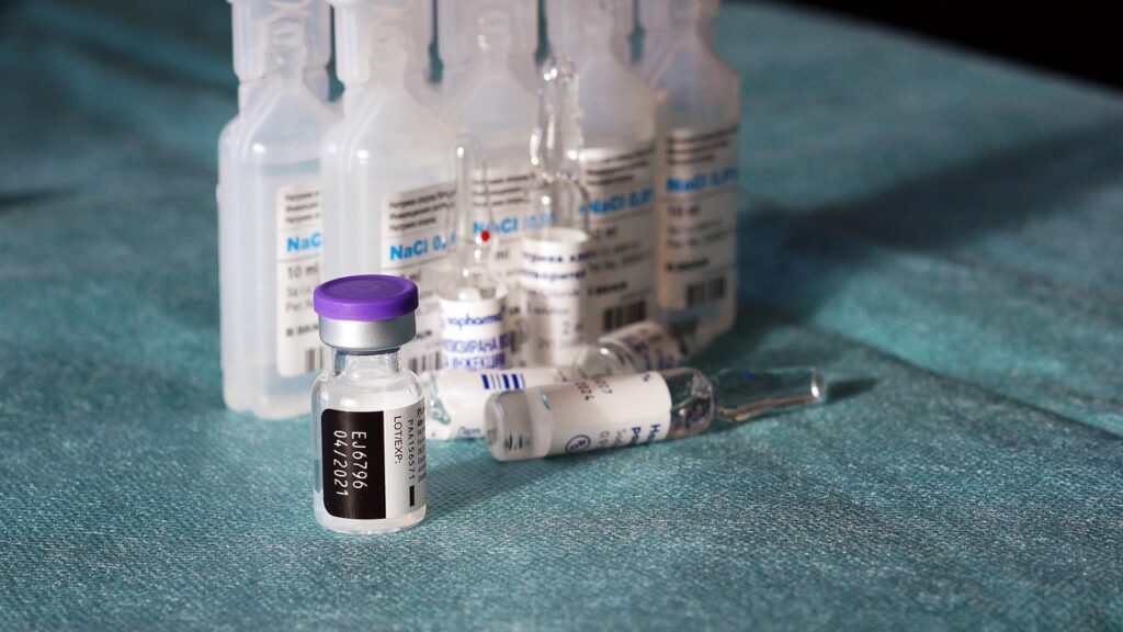 «Ψαλίδι» Pfizer στις παραδόσεις εμβολίων έως και 50% σε χώρες της ΕΕ - Media