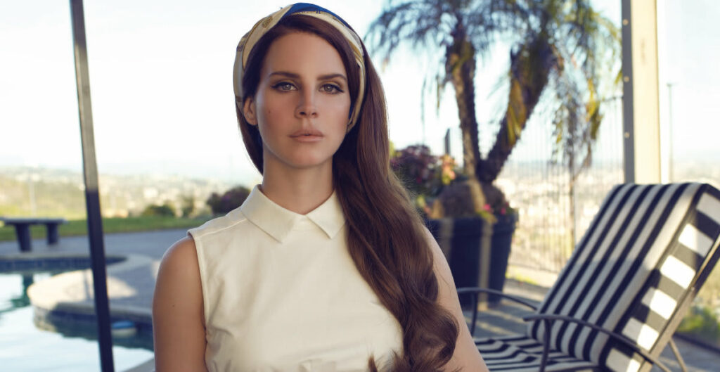 Lana Del Rey: «Αλλάζω τον κόσμο» - Media