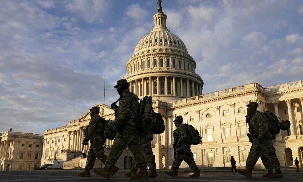 Έξαλλοι οι Εθνοφρουροί στην Ουάσινγκτον: Τους έβαλαν να κοιμηθούν σε γκαράζ - Media
