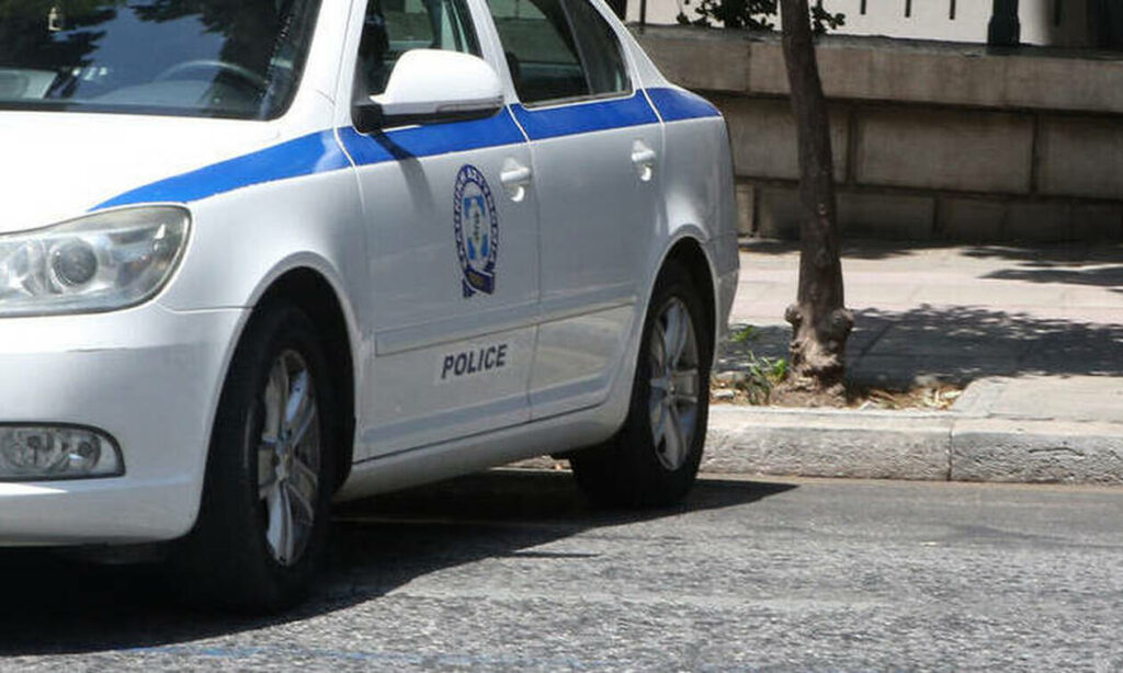 Συναγερμός στην ΕΛ.ΑΣ.: Έκλεψαν όπλο αστυνομικού στο Περιστέρι - Media