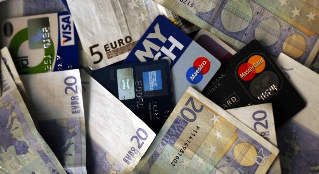 Τράπεζα της Ελλάδος: Έκρηξη της απάτης στις πληρωμές με πιστωτικές κάρτες - Ποιες οι πιο επικίνδυνες συναλλαγές (Πίνακες) - Media