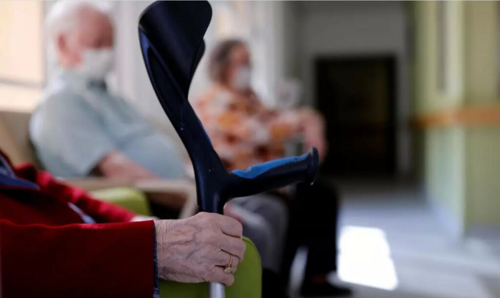 Κορωνοϊός: Απόγνωση σε γηροκομείο στη Γαλλία όπου αρρώστησαν σχεδόν οι πάντες - Media