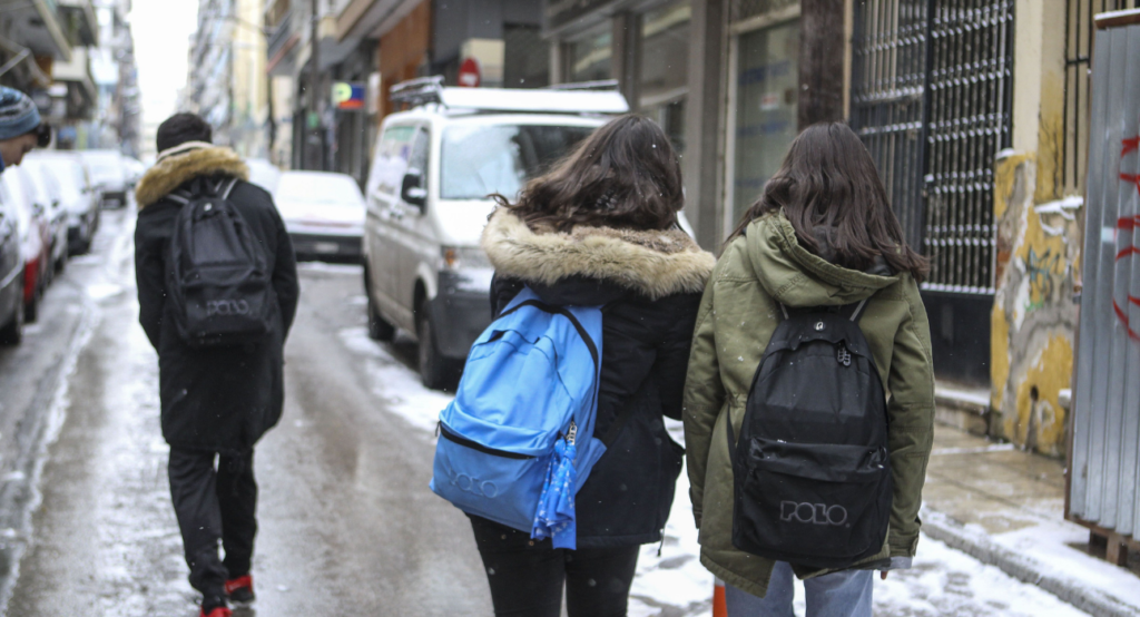 Άνοιγμα σχολείων: Πρόστιμα σε μαθητές «που δεν τηρούν τους κανόνες» (Video) - Media